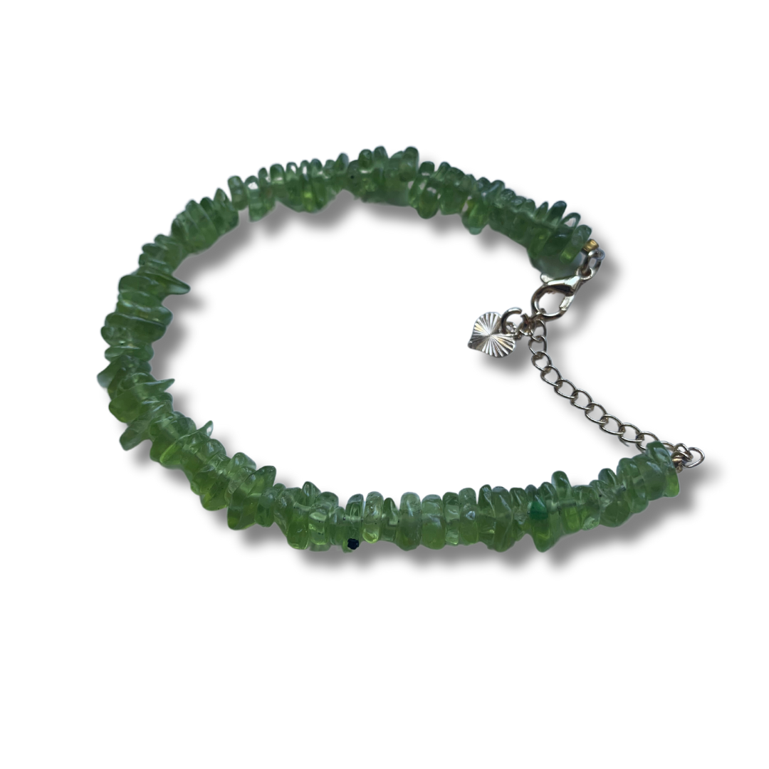 ADJUSTABLE PERIDOT CHIP BRACELET